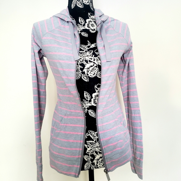 Under Armour zip up - Picture 12 of 13